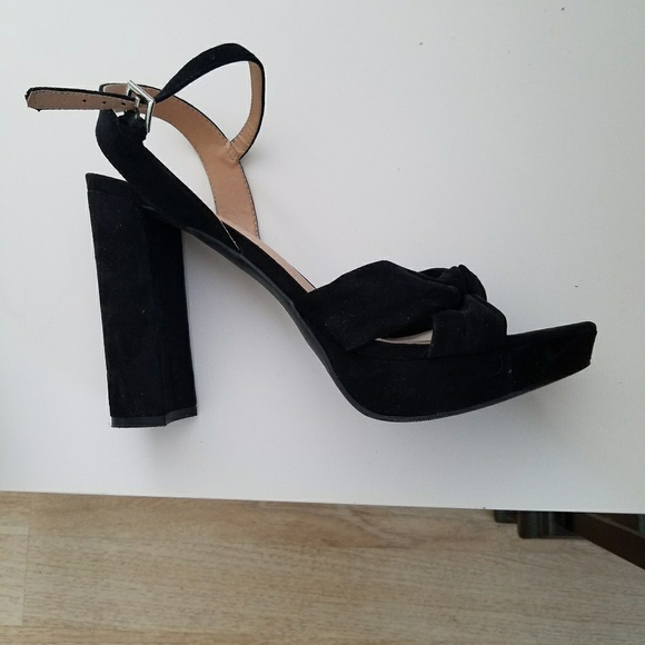 Black Strappy Platform Heels - Picture 6 of 7